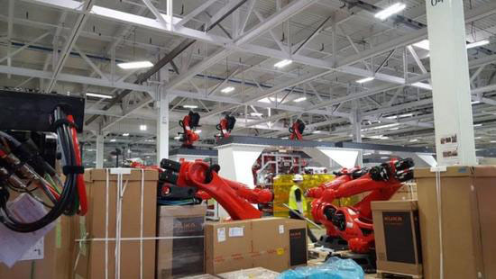 特斯拉“外星人战舰”机器人工厂正在不断成型