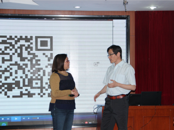 机器人编程引关注  童程童美走进北京公立校