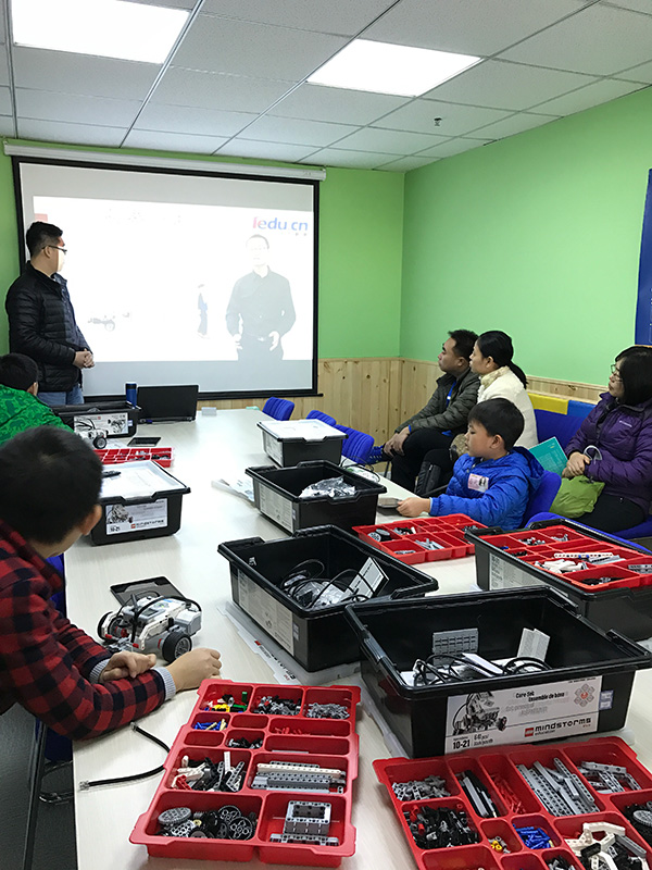 教育部|全国逾万所学校开展机器人教育