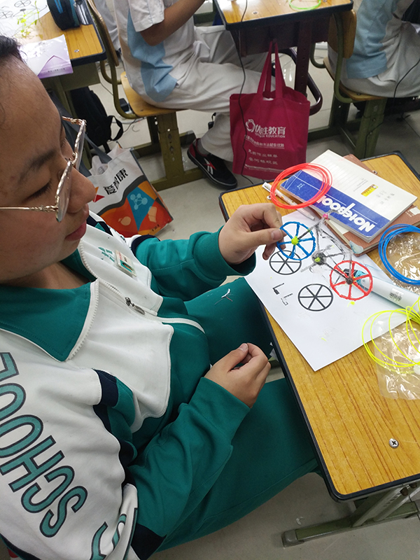 少儿3D打印进课堂  来场科技感十足的社团活动课