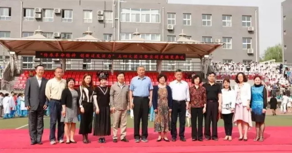 当好帮手精准服务，童程童美助力学校科技活动