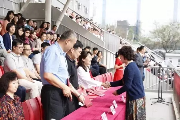 当好帮手精准服务，童程童美助力学校科技活动