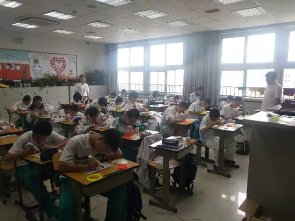 当好帮手精准服务，童程童美助力学校科技活动