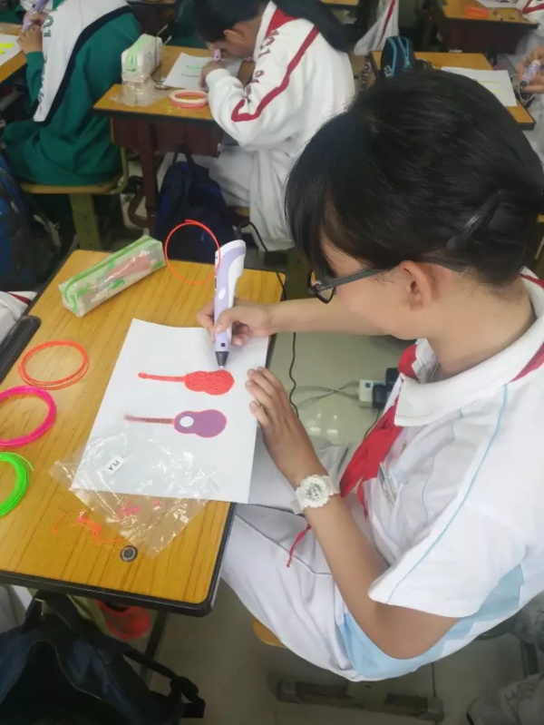 当好帮手精准服务，童程童美助力学校科技活动