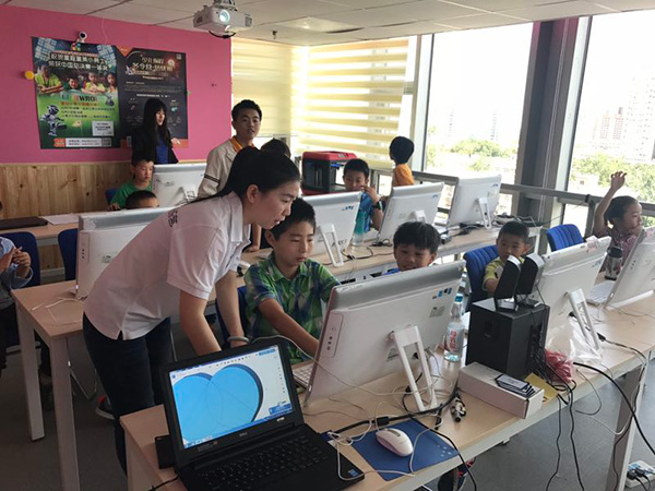 万寿路校区：少儿3D打印母亲节活动课开班盛况