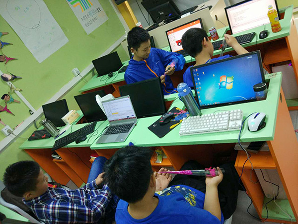 童程童美少儿编程母亲节活动课开班盛况