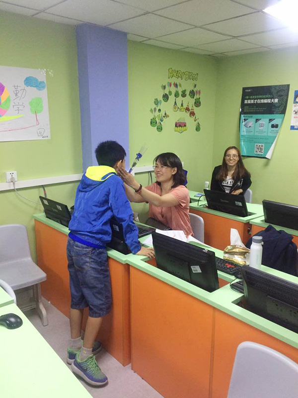 童程童美少儿编程母亲节活动课开班盛况