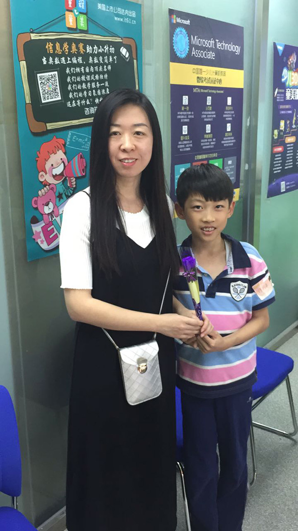 童程童美少儿编程母亲节活动课开班盛况