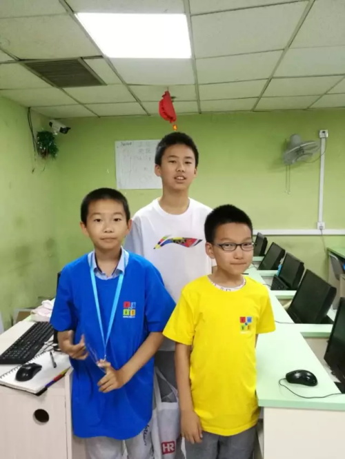 发现杯 | 你们相亲相爱，我们紧张比赛!发现杯第一天赛事回顾