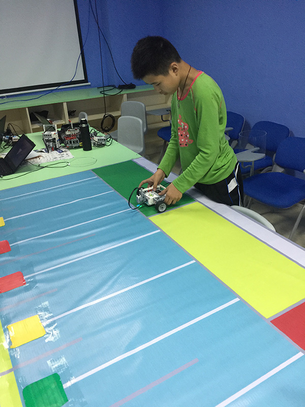 北京大钟寺校区：智能机器人编程乐高EV3体验课