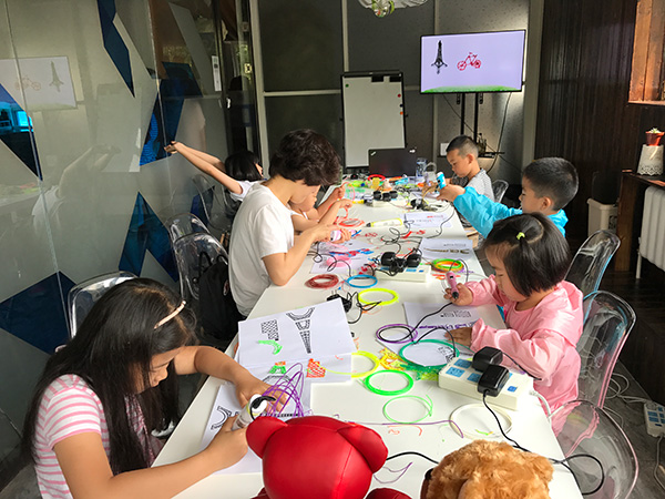 少儿3D打印携木维咖啡举办亲子活动课