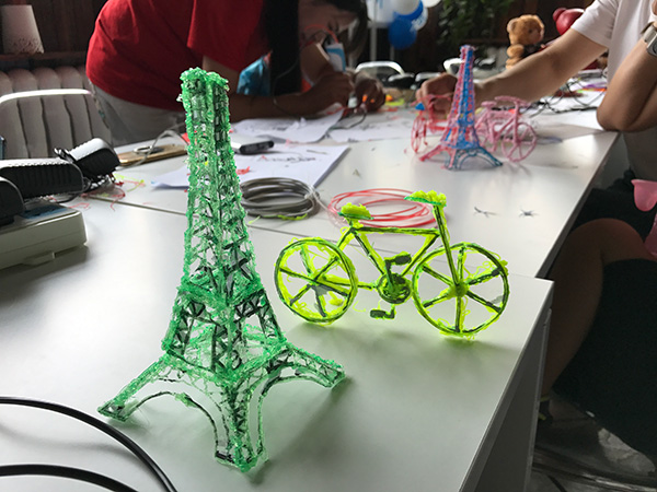 少儿3D打印携木维咖啡举办亲子活动课