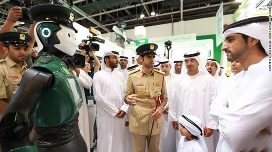 机器战警真的来了！迪拜欲打造机器人警察队伍