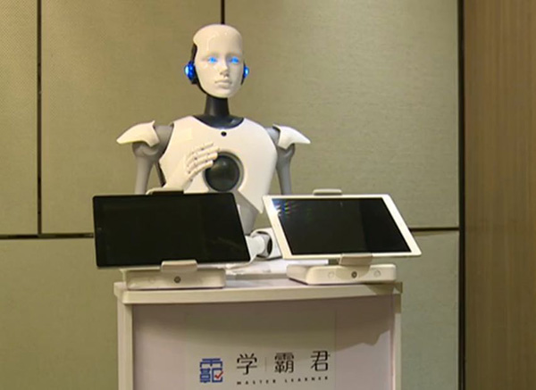 数学高考：两AI考生交卷，最高考到134分