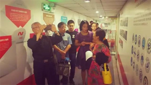 海淀区教委到童程童美考察青少年STEAM创客教育工作