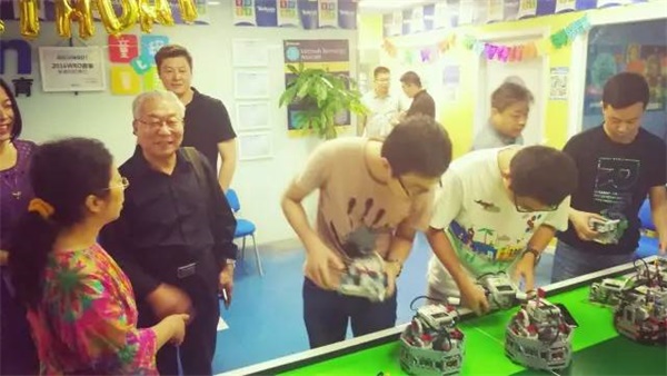 海淀区教委到童程童美考察青少年STEAM创客教育工作