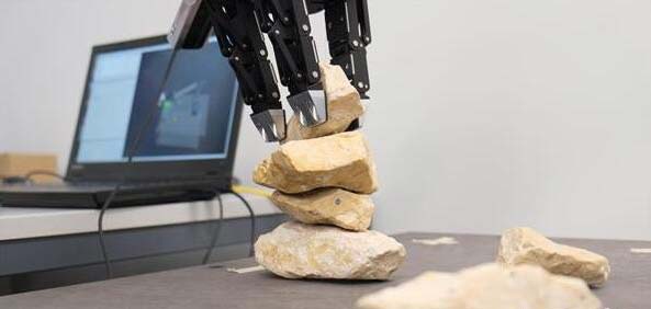 瑞士科学家研发用3D扫描堆叠不规则物体的机器人