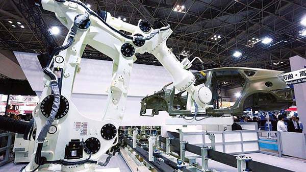 日本机器人走进日常生活 善用科技人类需要更高智慧