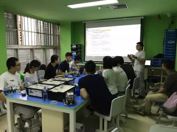 直选赛落幕又迎全国赛，WRO全国赛教练集训中