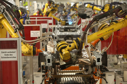 成本降低，未来10年工业级机器人市场将增长200%