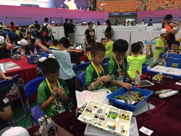 WRO | 精英选手 征战全国舞台！2017世界青少年机器人大赛火热开赛