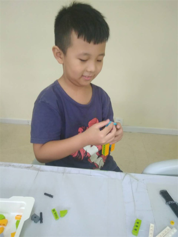 北京大钟寺校区：智能机器人编程乐高EV3体验课