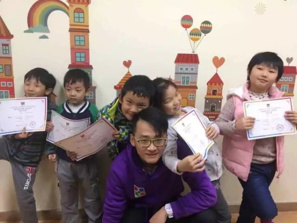 童程童美迎来北京首个智能机器人编程WeDo结业班！