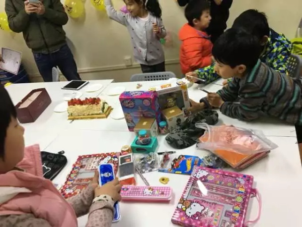 童程童美迎来北京首个智能机器人编程WeDo结业班！