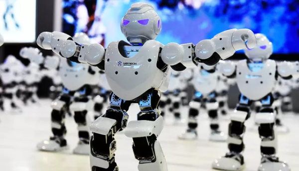 童程童美智能机器人编程讲座再次走进校园！带领小朋友深度探索智能科技！