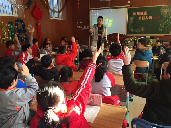 公益校园行 | 童程童美智能机器人什刹海校园讲座，探索科技的魅力！