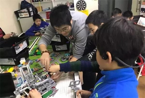 达内童程童美202018年FLL工程挑战赛集训火热进行中！