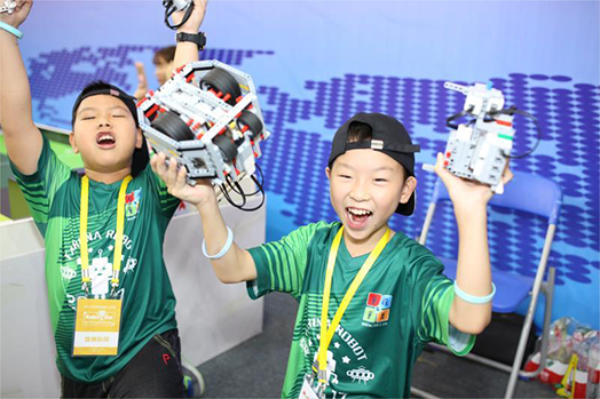 童程童美迎来北京首个智能机器人编程WeDo结业班！