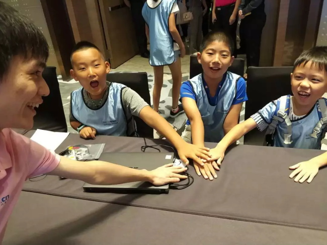 童程童美学员勇夺2018WRO北区联盟赛多项桂冠！