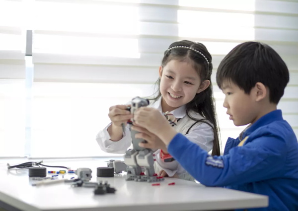 见证孩子的成长是非常幸福的事！——最美人气教师张馨雨专访