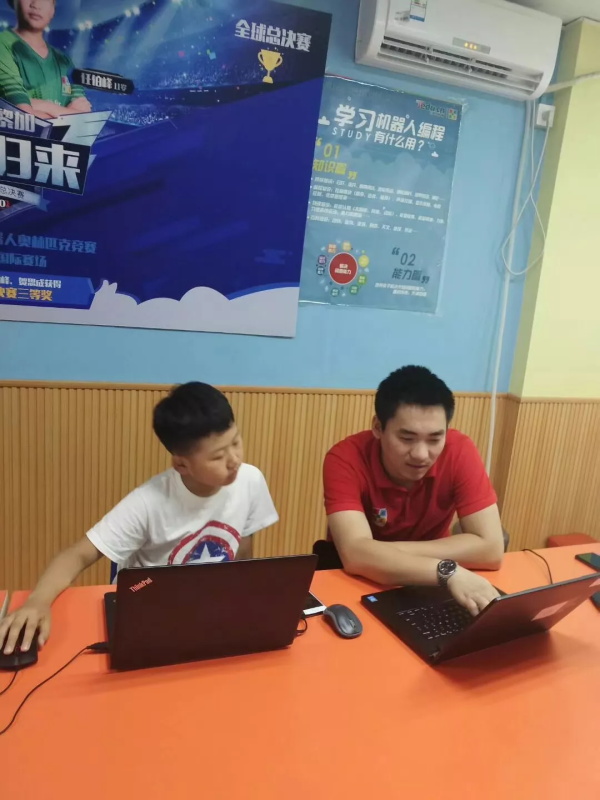 带着责任，走好教育的路——最暖人气教师杜时男专访