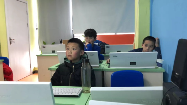 带着责任，走好教育的路——最暖人气教师杜时男专访