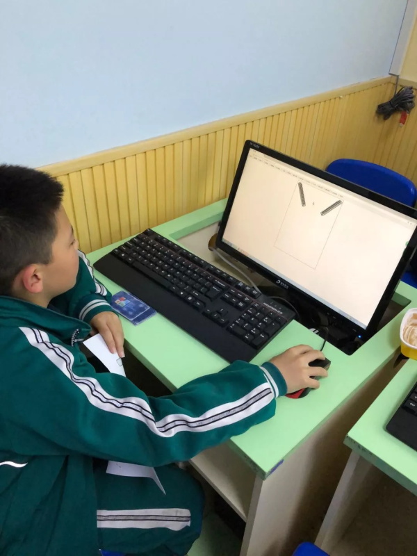 带着责任，走好教育的路——最暖人气教师杜时男专访