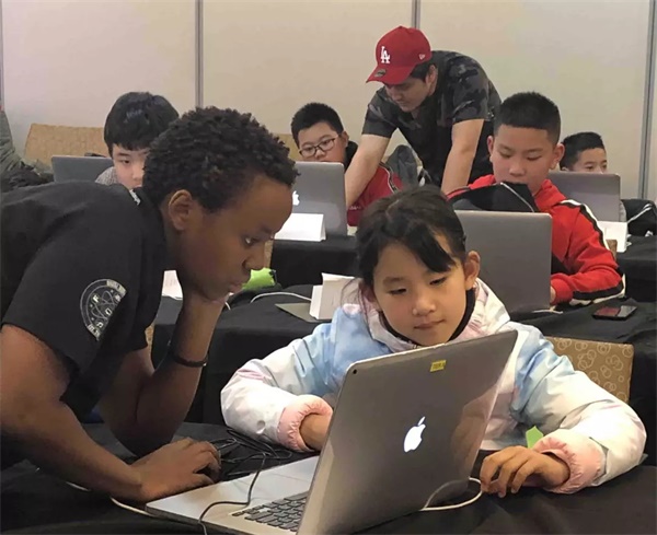 在世界顶级名校斯坦福大学学编程，让孩子走在国际教育的前沿