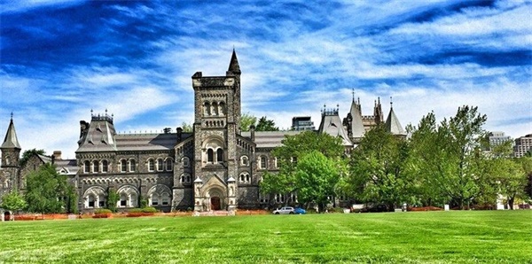 2019暑假加拿大多伦多大学编程研学营，在世界名校学习专属前沿编程课程！ 