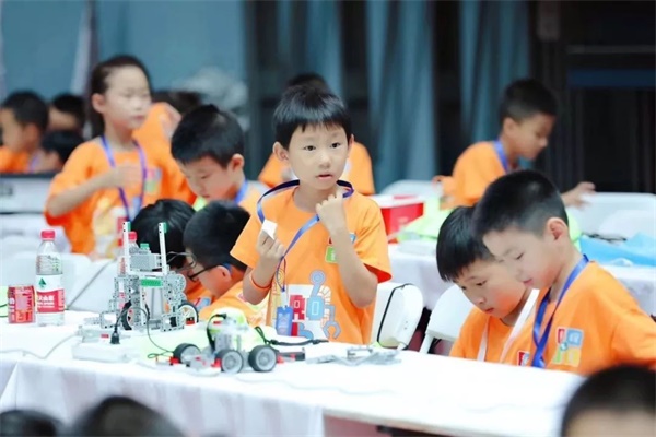 我国已有280万孩子接受机器人教育，你还在犹豫吗？ 
