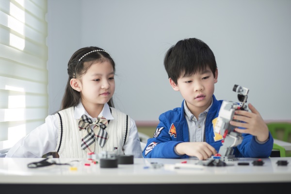 郑州少儿机器人编程培训班去哪里能学?