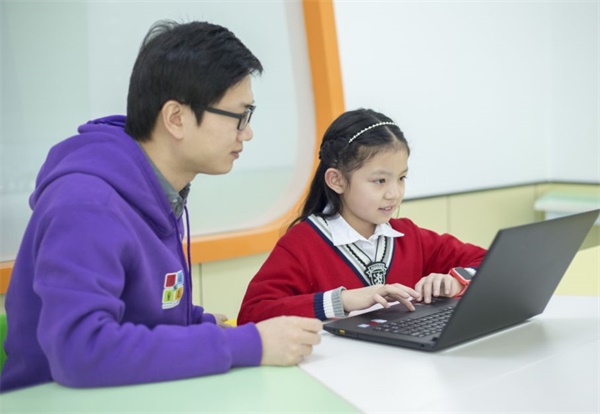 中国国际电视台（CGTN）专访童程童美，权威媒体持续报道少儿编程 