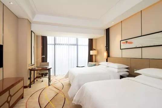 这个暑假，来童程童美，用无人机创作人生的第一部微电影吧！