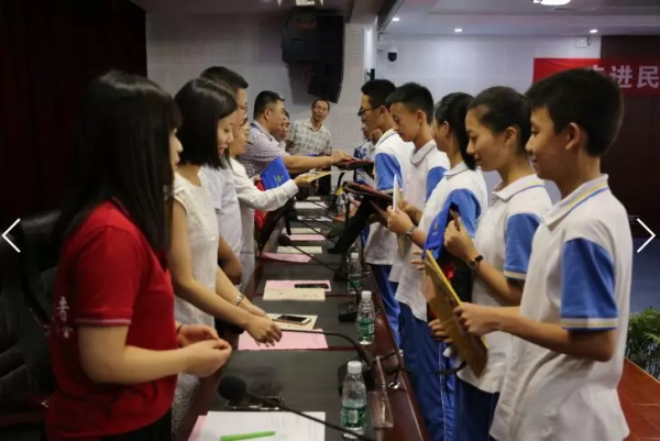 童程童美深入重庆贫困县，捐赠百万助力编程教育发展！