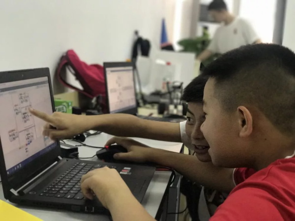 走向胜利，202颗明日之星云集童程童美RoboRAVE国际大赛暑期特训营！