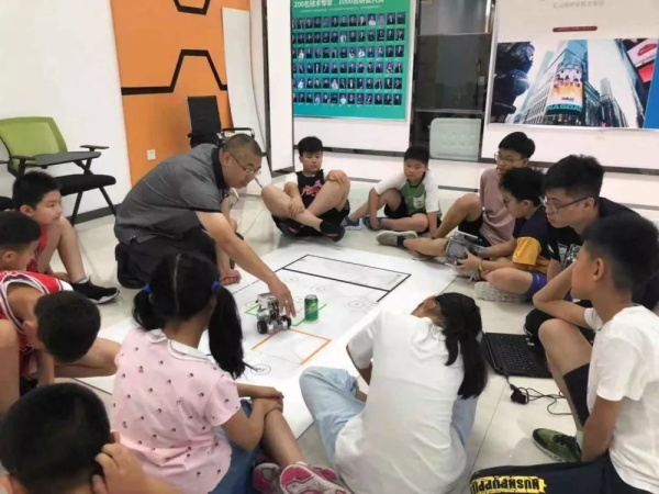 走向胜利，202颗明日之星云集童程童美RoboRAVE国际大赛暑期特训营！