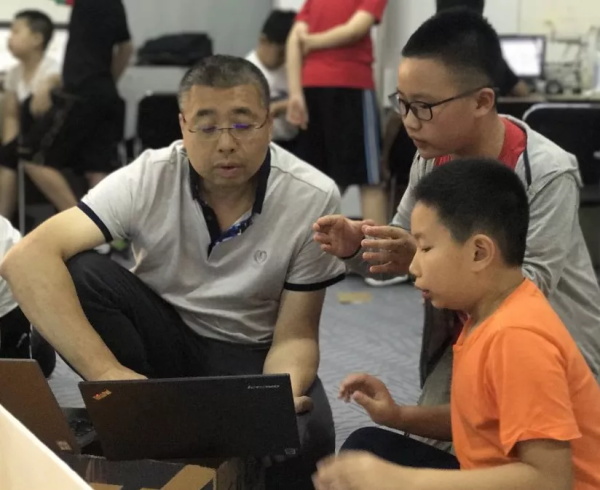 走向胜利，202颗明日之星云集童程童美RoboRAVE国际大赛暑期特训营！