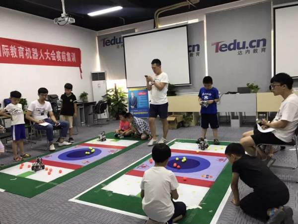 走向胜利，202颗明日之星云集童程童美RoboRAVE国际大赛暑期特训营！