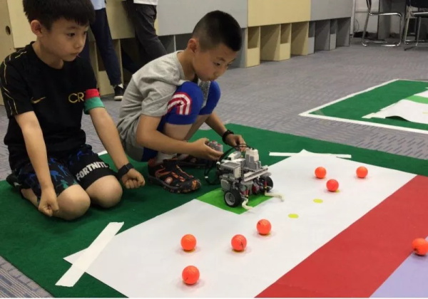 走向胜利，202颗明日之星云集童程童美RoboRAVE国际大赛暑期特训营！
