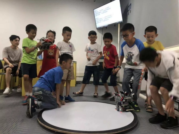 走向胜利，202颗明日之星云集童程童美RoboRAVE国际大赛暑期特训营！